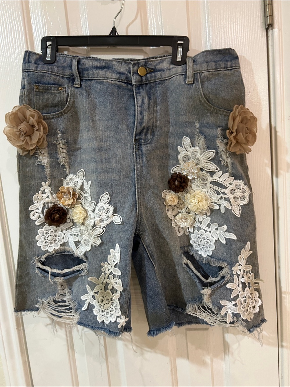 SHEIN Blue Denim Bermuda Shorts with White Lace & Neutral Floral Appliqués